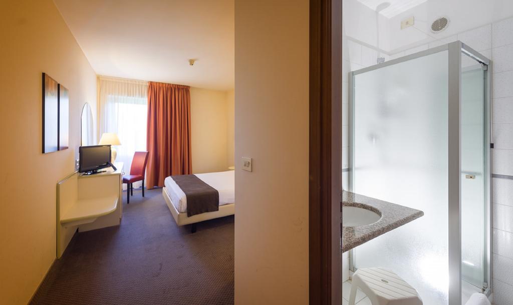 Hotel Des Alpes Роста Экстерьер фото
